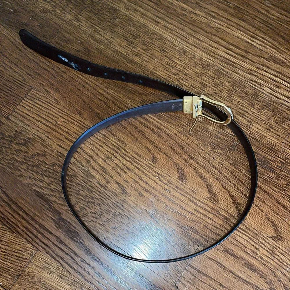 Black/brown reversible belt with gold buckle‎